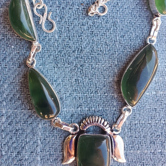 New Nephrite Canadian Jade 925 Silver Necklace. - Picture 11 of 15